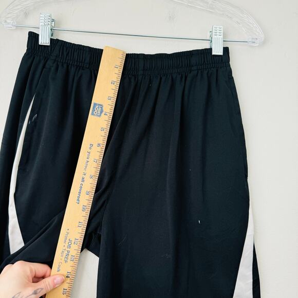 Nike Youth Basketball 11'' Shorts Size Large Black and White Embroidered Logo - Picture 6 of 13